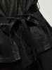 Błyszcząca czarna bluzka damska z dekoracyjnym wiązaniem w talii