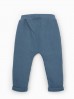 Niebieskie spodnie chłopięce z kieszeniami