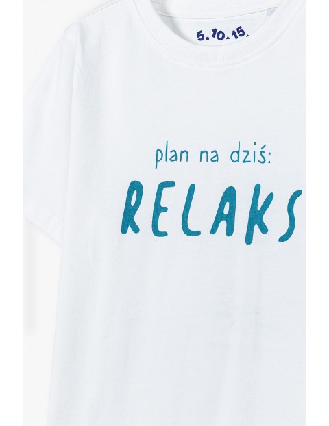 Bawełniany biały T-shirt chłopięcy Plan na dziś: RELAKS