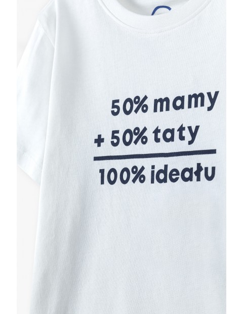 Bawełniany t-shirt chłopięcy z nadrukiem - 50% mamy 50% taty 100% ideału