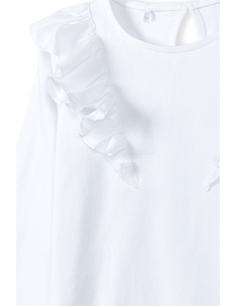 Biała bluzka dziewczęca z ozdobnymi falbankami