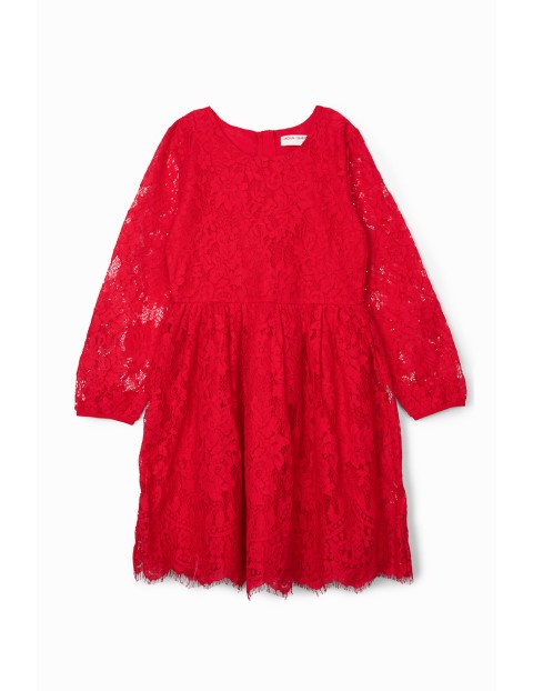 Czerwona elegancka sukienka z rozkloszowanym dołem