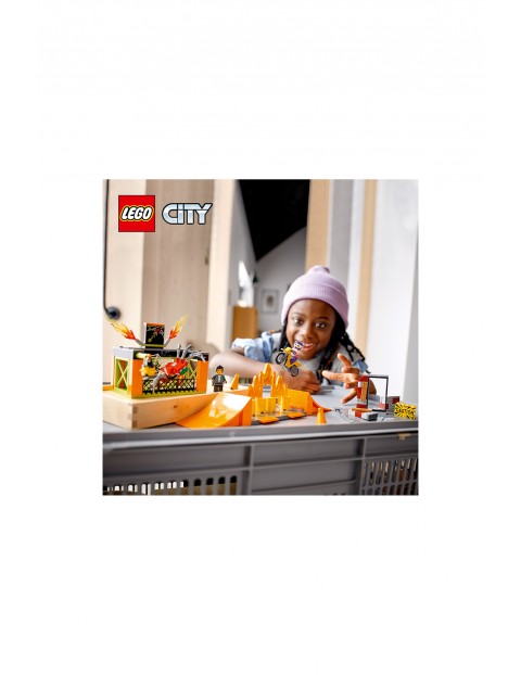 LEGO City 60293 Park kaskaderski wiek 5+